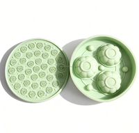 VaryWell Nouveau Modèle Très Vendu Plaque de Léchage Ronde 3 en 1 en Silicone pour Animaux de Compagnie (Chiens et Chats) avec Moules à Friandises Congelées et Anti-Dérapante pour Alimentation Lente