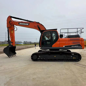 รถขุดตีนตะขาบ Doosan DX300LC สีแดง ระบบไฮดรอลิก ความจุบุ้งกี๋ 1.26 ลบ.ม. กำลัง 202 กิโลวัตต์ ชิ้นส่วนนำเข้า - Product Image 2