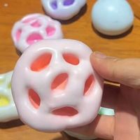 얇은 모찌 스퀴시 장난감 찹쌀떡 끈적끈적한 스퀴즈 피젯 볼 삑삑이 소리 스트레스 해소 수제 TPR 소재