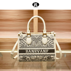 Sac à main vintage orné <span class=keywords><strong>de</strong></span> broderies, style artistique <span class=keywords><strong>Toile</strong></span> <span class=keywords><strong>de</strong></span> <span class=keywords><strong>Jouy</strong></span>, sac fourre-tout <span class=keywords><strong>de</strong></span> créateur avec poignée supérieure, sac à bandoulière pour femme - Product Image 2