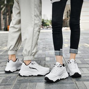 Chaussures de course décontractées pour hommes, légères, respirantes, imperméables, à semelle souple, taille plus, entièrement noires, pour l'automne - Product Image 5