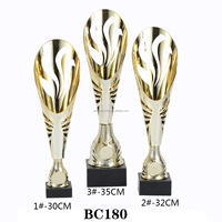 Vente chaude usine Chine Trophées de football et de taekwondo personnalisés en métal doré et argenté gravé - Marque Phoenix durable avec impression typographique