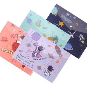 Carpeta <span class=keywords><strong>de</strong></span> <span class=keywords><strong>Archivos</strong></span> A4 al por Mayor a Precio <span class=keywords><strong>de</strong></span> Mayoreo, Bolsa <span class=keywords><strong>de</strong></span> Documentos <span class=keywords><strong>de</strong></span> Polipropileno Multicolor con Diseño <span class=keywords><strong>de</strong></span> Astronauta Espacial y Cierre <span class=keywords><strong>de</strong></span> Botón a Presión - Product Image 1