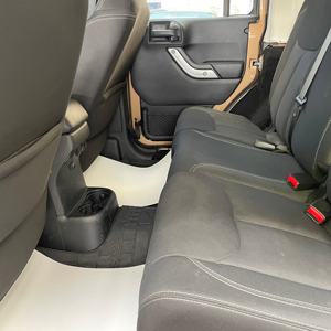 Jeep Wrangler <span class=keywords><strong>Sahara</strong></span> 2015, 5 Personas, SUV de Alta Distancia al Suelo, Automático, Diésel Turbo, Asientos de Tela, Todoterreno, Usado - Product Image 5