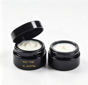 Tarro Cosmético de Vidrio Negro con Logotipo Personalizado, Sello Dorado y Tapa de Aluminio para Crema de Ojos - Product Image 4
