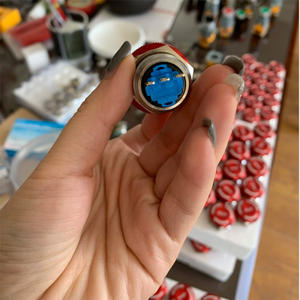 Bouton <span class=keywords><strong>d</strong></span>'<span class=keywords><strong>arrêt</strong></span> <span class=keywords><strong>d</strong></span>'urgence étanche IP65 en acier inoxydable rouge, 19 mm, normalement fermé, tête champignon, 3 broches, alimentation 250 V - Product Image 4