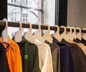 Lavinia <span class=keywords><strong>ขายส่ง</strong></span>กระดาษรีไซเคิลแบบกําหนดเองไม้แขวนเสื้อกระดาษแข็งไม้แขวนเสื้อกระดาษแข็ง<span class=keywords><strong>เสื้อผ้า</strong></span><span class=keywords><strong>สุนัข</strong></span> - Product Image 2