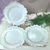 Assiettes rondes de luxe en plastique style nordique pour banquets de mariage, restaurants occidentaux, design sirène blanc nacré motif récif