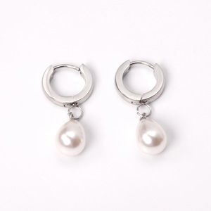 ต่างหูห่วงมุกสีทอง ดีไซน์เรขาคณิตเรียบง่าย เครื่องประดับสำหรับผู้หญิงสำหรับสวมใส่ทุกวัน - Product Image 2