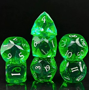 Jeu de dés polyédriques en cristal taillé pour les jeux de rôle de table et de société - Product Image 1