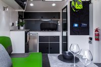 Caravane compacte tout-terrain pour camping-car avec lits superposés, suspension indépendante, fibre de verre, capacité de charge de 500 kg