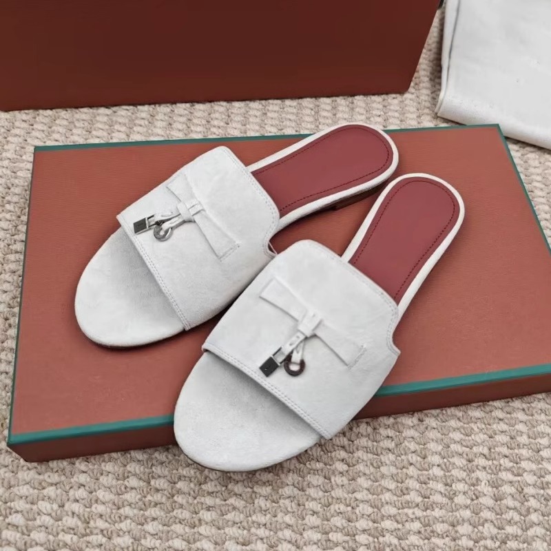 Grayish-white-flat bottom