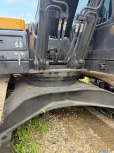 Excavatrice Volvo EC210 d'occasion, faible nombre d'heures de fonctionnement, godet de 1,1 m³, système hydraulique stable, excavatrice Volvo pour projets routiers et travaux de terrassement. - Product Image 4