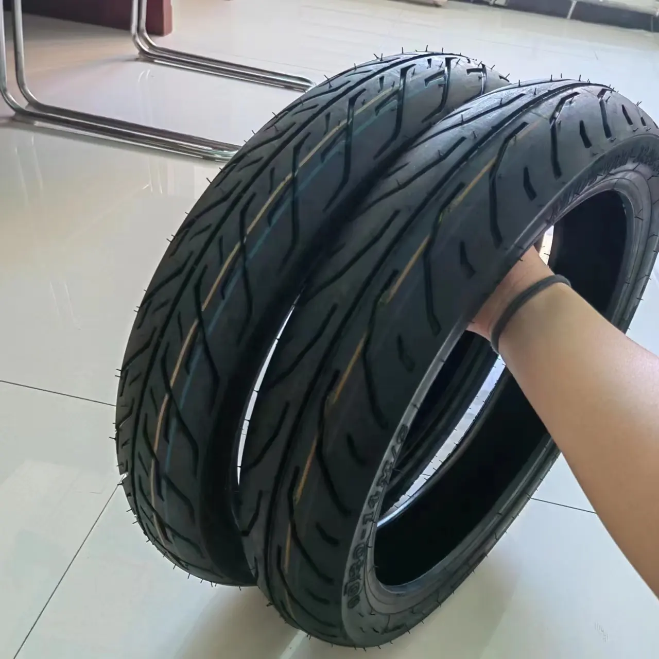 Ruedas de motocicleta al por mayor 2,75 18 neumáticos de goma neumáticos de motocicleta