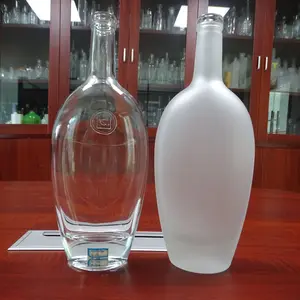 Unique Shaped Refillable Glass Bottle 700 ML Glass Wine Bottle 700ML