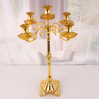 Bougeoir d'événement de mariage en métal de 65cm Candélabre élégant avec lanternes et pots en métal pour la fête de Pâques et les occasions festives