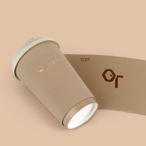 Vaso de Café de Papel con Logotipo Personalizado, Ecológico, Reciclable, de Doble Pared, Color Nude, con Estampado de Lámina Dorada Rosa, Tacto Suave - Product Image 2