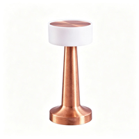 Lampe de table moderne en laiton avec abat-jour en cristal en forme de champignon, LED E26 2700K, blanc chaud doux, AC 220V, éclairage décoratif pour salon, à interrupteur poussoir