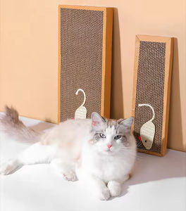 Eco Friendly Papelão Ondulado <span class=keywords><strong>Cat</strong></span> <span class=keywords><strong>Scratcher</strong></span> com Peixe Mouse Forma Decoração para Gatos Indoor Jogar - Product Image 4