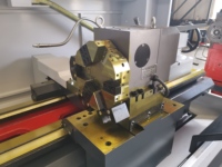 Torno CNC Horizontal de Cama Plana CAK6150 con Sistema FANUC de Alta Precisión para Producción de Piezas de Eje y Disco Metálicos