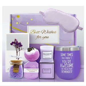 Coffret Cadeau Bain Parfumé Floral OEM/ODM avec Bougie Parfumée, Savon, Sels de Bain, Masque pour les Yeux et Gobelet - Cadeau Saint-Valentin Anniversaire - Product Image 4