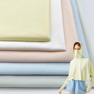 Stock Lots UPF50 protezione solare anti-uv rapida asciugatura funzionale sensazione di freddo di seta di ghiaccio poliammide Spandex tessuto sportivo abbigliamento prendisole - Product Image 1