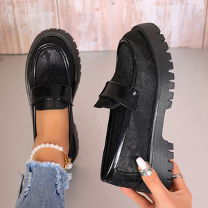 รองเท้าโลฟเฟอร์พื้นหนาสไตล์อังกฤษลายพิมพ์ฤดูใบไม้ร่วงสำหรับผู้หญิง ส้นหนา ไซส์ใหญ่ รองเท้าพื้นหนาแบบสวม สไตล์ลำลอง - Product Image 2