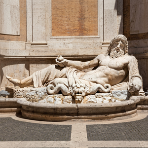 Statua Antica di Nettuno, Scultura del Dio Romano, Realizzata a Mano in Marmo, Design Europeo per Parchi, Museo Capitolino di Roma - Product Image 1