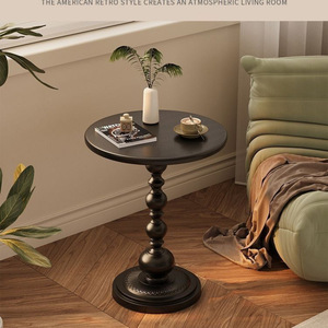 Tavolino Laterale in Stile Francese: Tavolino da Caffè Vintage in Ferro Battuto Nero per il Soggiorno di una Villa Familiare - Product Image 5