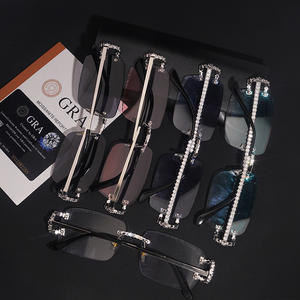 <span class=keywords><strong>แว่น</strong></span>ตาฮิปฮอปแฟชั่นสำหรับผู้ชายและผู้หญิง เลนส์พลาสติกสีเงินแท้ 925 ประดับเพชรโมอิสซาไนต์ ผ่านการทดสอบเพชร - Product Image 3