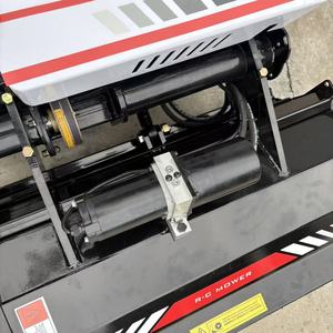Nouvelle tondeuse à gazon robotisée à moteur diesel pour usage domestique, avec largeur de coupe réglable ; tondeuse à gazon sur chenilles télécommandée. - Product Image 2