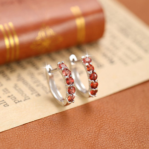 9 Boucles d'oreilles créoles minimalistes pavées de pierres naturelles de 2,5 mm en argent sterling 925, bijoux pour femme à porter au quotidien - Product Image 5