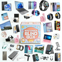 Boîtes Mystères de Cadeaux Aléatoires pour le Festival de l'Électronique 3C en Gros – 5 Pièces : Smartphone 5G, Montre Connectée, Écouteurs – Boîtes Aveugles Avancées