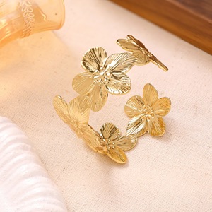 Bracelet ajustable géométrique irrégulier vintage en acier inoxydable plaqué or véritable 18 carats, style tendance pour le quotidien - Product Image 1