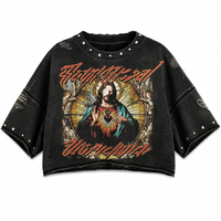 T-shirt court délavé pour homme avec motif en vitrail Sacré-Cœur Jésus, texte gothique, col à rivets, effet usé et troué, coupe oversize