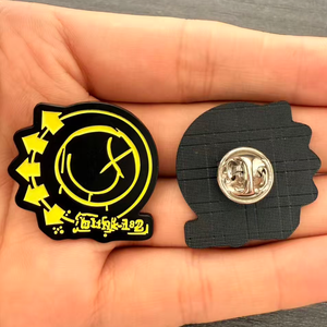 En gros : Pins musicaux en métal, Pins en émail du groupe Blink-182 (souvenir), Pins de revers rock punk, Accessoires de badges en alliage métallique émaillé - Product Image 4