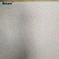 Faux Plafonds 60X60 Plafond en coton minéral Plafond acoustique Dalle Plafond Para Techos Panneaux de plafond acoustiques suspendus