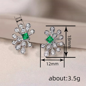Orecchini a Perno con Design Geometrico, Eleganti Gioielli di Lusso per Donna, Ideali per Feste e Uso Quotidiano, Regalo Chic - Product Image 3