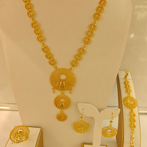 <span class=keywords><strong>Set</strong></span> di gioielli africani in oro laminato 24k, quattro pezzi, stile Dubai, oro giallo, collana e orecchini, gioielli neri africani - Product Image 2