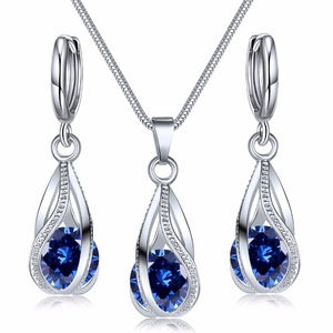 Adorno, el Producto Más Vendido en Línea, Juego de Aretes de Dos Piezas con Colgante de Cristal de Circonio de Moda - Product Image 6