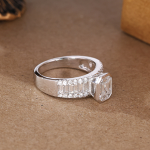 Anillo de Compromiso y Boda de Alta Gama para Mujer, Joyería Fina de Lujo, Oro Sólido de 14K, Corte Baguette, Diamante Natural, Bañado en Rodio - Product Image 3