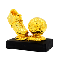 Design de haute qualité en métal gravé trophée commémoratif match de football personnalisé chaussure dorée trophée doré