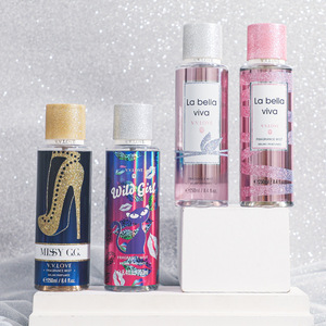 <span class=keywords><strong>V</strong></span>.<span class=keywords><strong>V</strong></span>.LOVE Brume Citronnée Écologique 250ml – Spray Pamplemousse Rafraîchissant Premium Anti-transpirant pour Femme – Fraîcheur Corporelle Adorable – Vente en Gros - Product Image 1