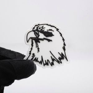 Badge en silicone 3D personnalisé avec logo, transfert thermocollant, patchs en caoutchouc PVC à scratch, étiquette thermocollante avec support Velcro - Product Image 1