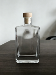 Bouteille de Luxe en <span class=keywords><strong>Verre</strong></span> Carrée/Rectangulaire à Base Lourde, Mini 200ml, avec Bouchon en Liège pour Whisky et <span class=keywords><strong>Tequila</strong></span> Premium - Product Image 4