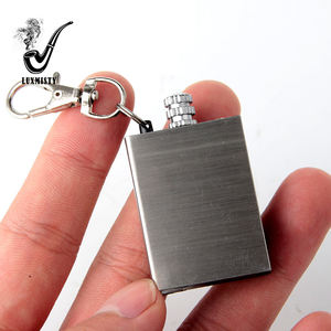 <span class=keywords><strong>Briquet</strong></span> à huile personnalisé avec logo, outil de survie portable, kit de <span class=keywords><strong>briquet</strong></span> au kérosène, allumettes en métal pour la randonnée et le camping en plein air - Product Image 4