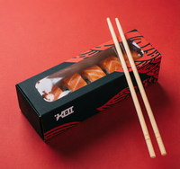 Boîte à sushi de style japonais noire et rouge personnalisée de haute qualité 2026 avec fenêtre transparente pour l'emballage alimentaire à emporter de sashimi frais