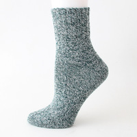 KTS366 Lot de 5 paires de chaussettes en laine pour femmes, bon marché, personnalisées, à double aiguille, épaisses, chaudes pour l'hiver, couleur unie, chaussettes en alpaga, calcetines