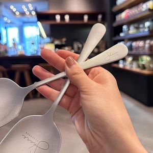 Elegante Cuchara para Servir de Acero Inoxidable con Diseño de Copo de Nieve, Cuchara de Servicio de Mango Largo para Restaurante, Hotel, Buffet, Cafetería - Product Image 3