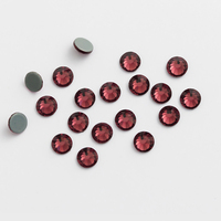 Assortiment de strass de couleurs variées, lot de 1440 pièces en sachet individuel, cristaux de verre à dos plat pour nail art, bricolage et artisanat, vente en gros